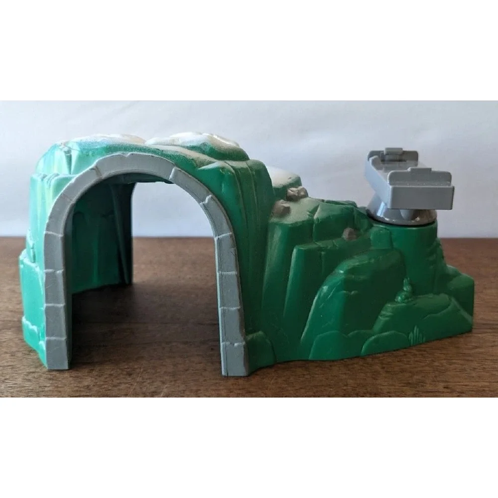 Geotrax Mile High Mountain Railroad Green Train Tunnel Bridge Fisher Price